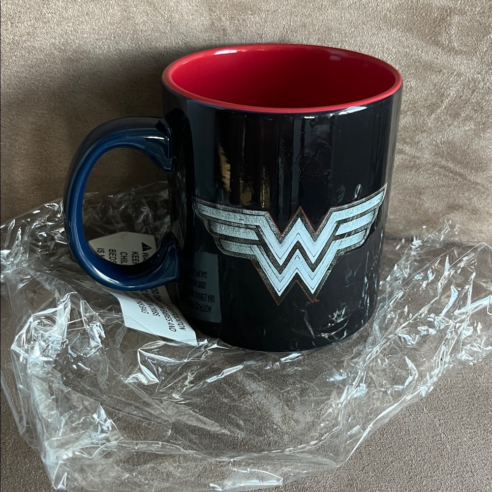 DC Comic Wonder Woman Black Ceramic Mug
